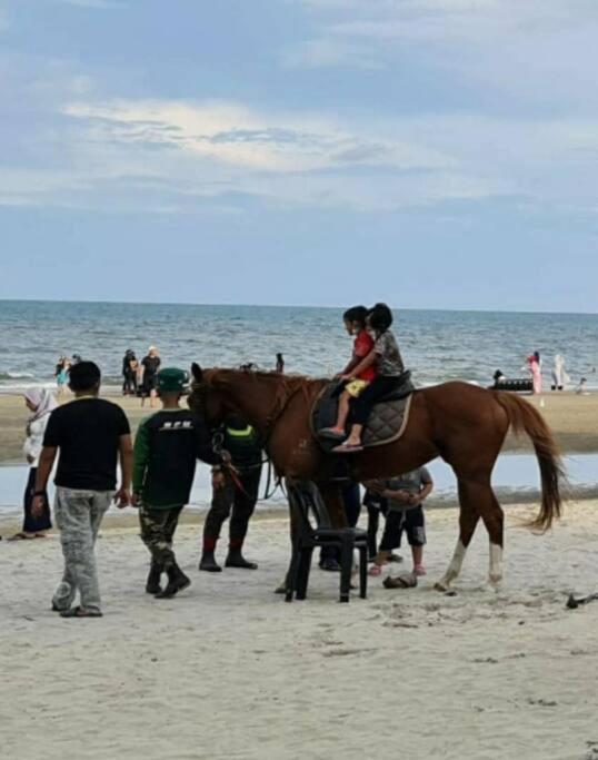 Timurbay Beach Resort Kuantan By Ana Exterior foto